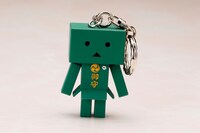 「交通安全」のお守りをイメージした「omamori DANBOARD」。(c)KIYOHIKO AZUMA/YOTUBA SUTAZIO