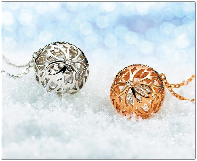 「トニートニー・チョッパー 桜と雪のランブルボール ダイヤモンドとゆれるCZの宝飾ペンダント」(c)尾田栄一郎／集英社・フジテレビ・東映アニメ―ション