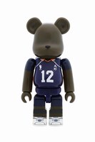 B賞「1年生烏野デザインベアブリックセット」の1種。(c)古舘春一／集英社・「ハイキュー!!」製作委員会・MBS BE@RBRICK TM & (c)2001-2015 MEDICOM TOY CORPORATION. All rights reserved.