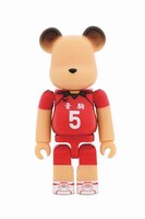 F賞「音駒デザインベアブリック」の1種。(c)古舘春一／集英社・「ハイキュー!!」製作委員会・MBS BE@RBRICK TM & (c)2001-2015 MEDICOM TOY CORPORATION. All rights reserved.