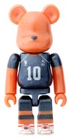 ラストワン賞「スペシャルベアブリックセット」の1種。(c)古舘春一／集英社・「ハイキュー!!」製作委員会・MBS BE@RBRICK TM & (c)2001-2015 MEDICOM TOY CORPORATION. All rights reserved.