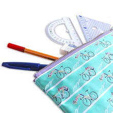 「御堂筋のペンケース」(c)渡辺航（週刊少年チャンピオン）/弱虫ペダルGR製作委員会