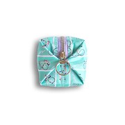 「御堂筋のスクエアポーチ」(c)渡辺航（週刊少年チャンピオン）/弱虫ペダルGR製作委員会