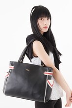 「友枝小学校制服モデルバッグ」(c)CLAMP・ST・講談社／NHK・NEP