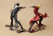 「ARTFX J ヴァッシュ・ザ・スタンピード」と「ARTFX J ニコラス・D・ウルフウッド」。(c)内藤泰弘・少年画報社／トライガン製作委員会