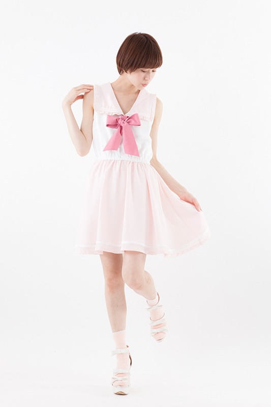 「変形衿セーラーOP ワンピース 美少女戦士セーラームーンCrystal」ピンク (c)武内直子・PNP・講談社・東映アニメー ション