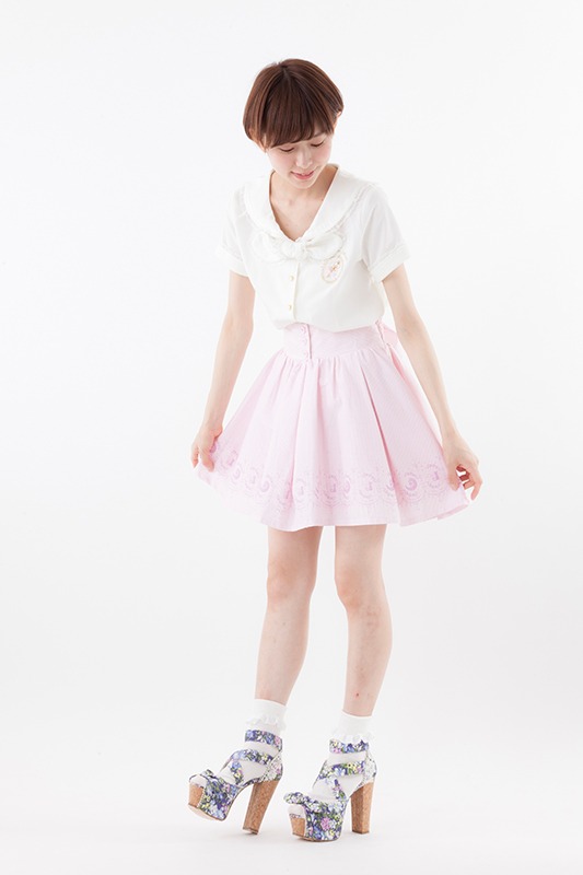 「オリジナル柄ストライプスカート　美少女戦士セーラームーンCrystal」ピンク(c)武内直子・PNP・講談社・東映アニメー ション