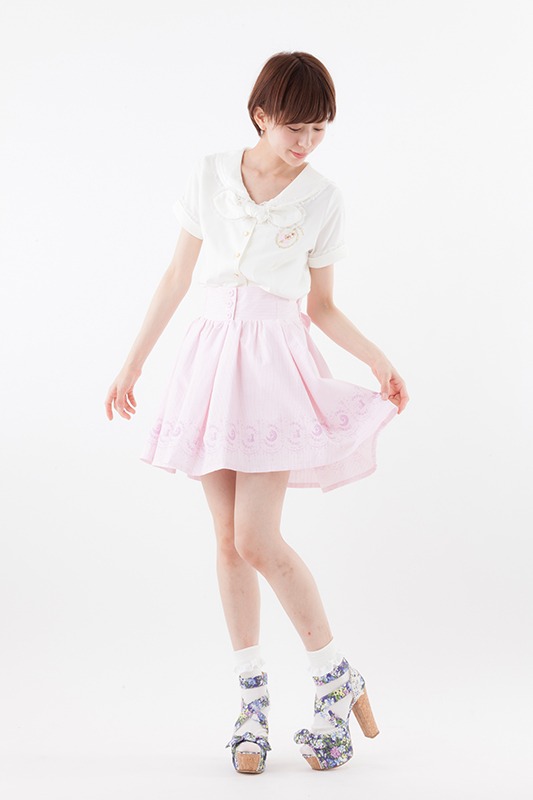 「オリジナル柄ストライプスカート　美少女戦士セーラームーンCrystal」ピンク(c)武内直子・PNP・講談社・東映アニメー ション