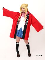 「カレンのはっぴ」を女子が着用した様子。