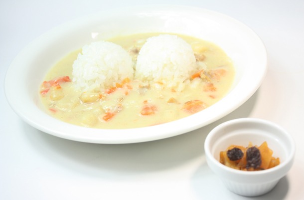 「術式開始（オープン・ファイア）カレー）」(c)2015 佐藤ショウジ/KADOKAWA 富士見書房刊/「トリアージ X」製作委員会