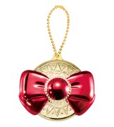 「姫ちゃんのリボン パラレルグッズコレクション」の「リボン・ペンダントミラー」。(c)水沢めぐみ/集英社・NAS