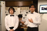 「トリガー」のコンシェルジュを務める兎来栄寿副店長（左）と、永田希店長。