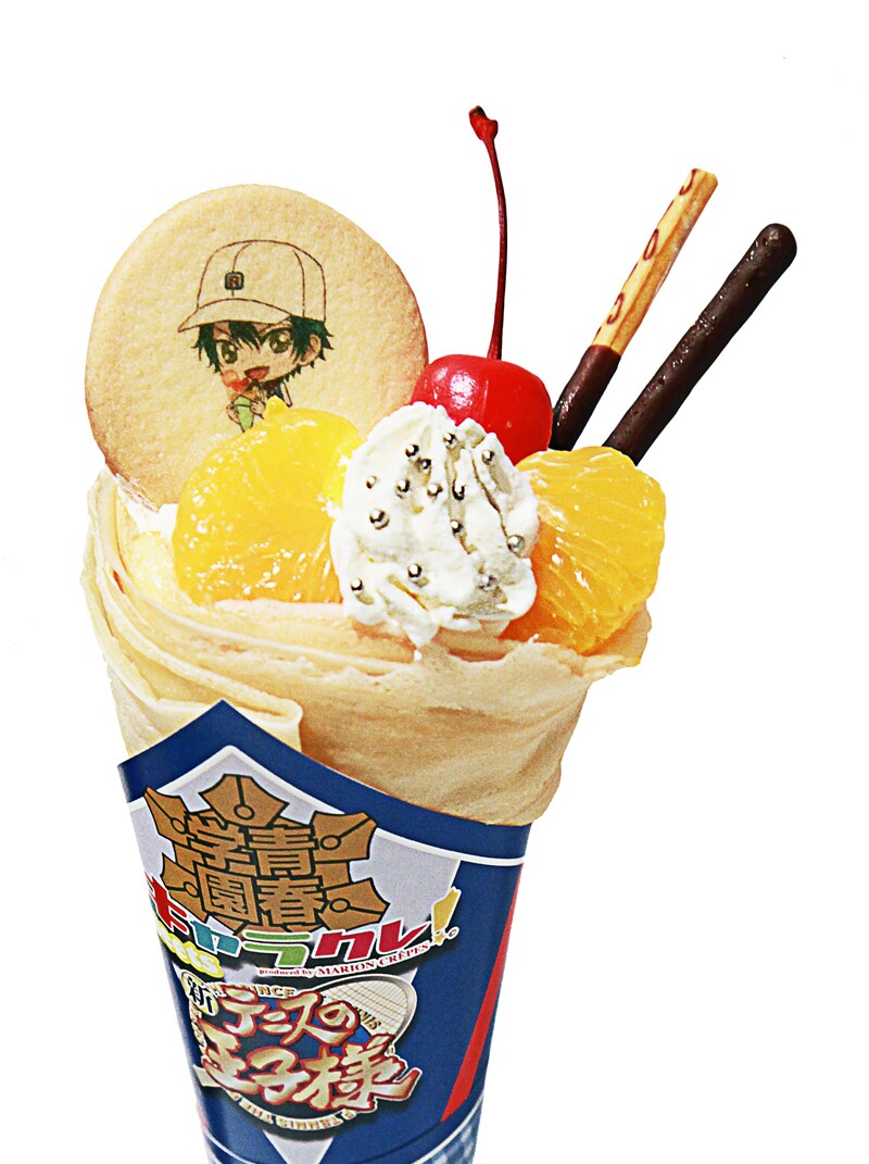 キャラクレ！（リョーマ）。たっぷりのフルーツとホイップ、輝くアラザンで「天衣無縫の極み」を表現。2つのみかんは、ぱっくり割れたボールを表している。 (c)許斐 剛／集英社・NAS・新テニスの王子様プロジェクト