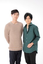 （左から）三浦春馬と梶裕貴。(c)2015 映画「進撃の巨人」製作委員会 (c)諫山創／講談社