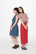 (左から)石川由依と水原希子。(c)2015 映画「進撃の巨人」製作委員会 (c)諫山創/講談社