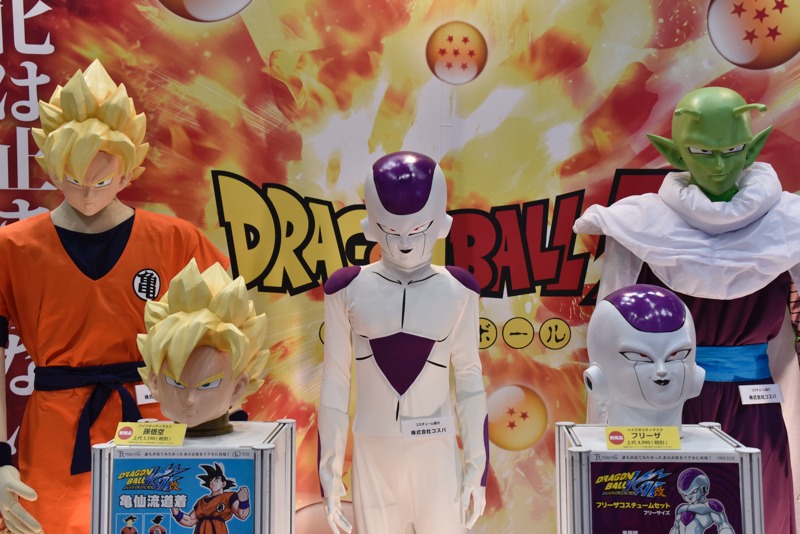 ハイクオリティマスクシリーズの「孫悟空」「フリーザ」「ピッコロ」。コスチューム協力はコスパ。