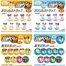 販売されるグッズの一部。 (c)渡辺航(週刊少年チャンピオン)/劇場版弱虫ペダル製作委員会