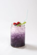 京伏バイオレットソーダ (c)渡辺航(週刊少年チャンピオン)/劇場版弱虫ペダル製作委員会