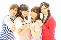 学園生活部の声を担当する4人。左から高橋李依、水瀬いのり、小澤亜季、M・A・O。(c) Nitroplus/海法紀光・千葉サドル・芳文社/がっこうぐらし！製作委員会