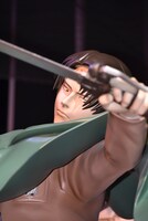 リヴァイの等身大フィギュア。