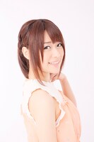 ゾンビーナ役の持月玲依。(c) 2015 オカヤド／徳間書店・モン娘パートナーズ