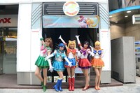 アニON STATIONを訪れたセーラー戦士たち。