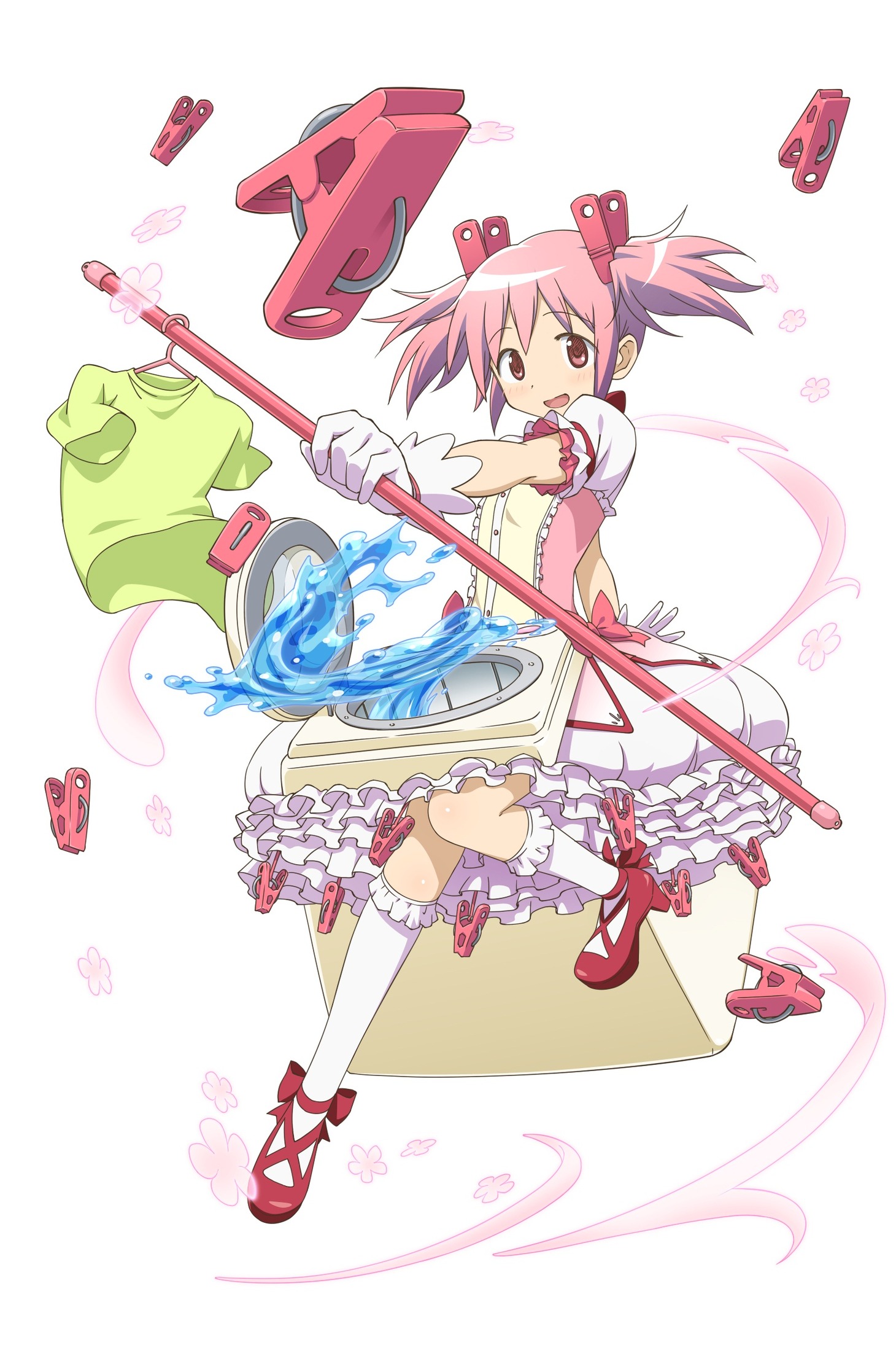 洗濯機の家電少女となった鹿目まどか。魔法少女の姿に洗濯の機能が付加されている。基本的には縦型の洗濯機で、洗いから乾燥まで全部できる。家電少女になってしまったことに戸惑いつつも、身の回りの人達の役に立つことが出来るようになって、嬉しい気持もある。優しく洗い過ぎて、しっかり汚れが落ちない事もある。(c)Aniplex Mobile