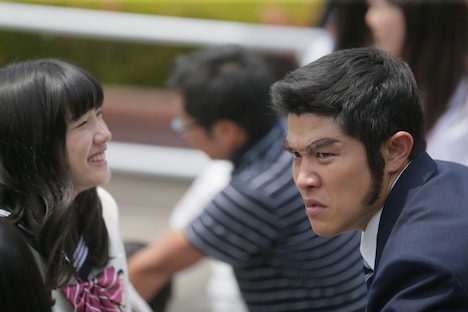 映画「俺物語!!」より、永野芽郁（左）と鈴木亮平。(c)アルコ・河原和音／集英社 (c)2015映画「俺物語!!」製作委員会