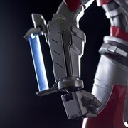 「12'HERO's MEISTER ULTRAMAN」には、スペシウムブレード用のエフェクトパーツも付属する。(c)円谷プロ
