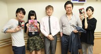 左から鈴村健一、吉住絵里加（仮面ライダーGIRLS）、白倉伸一郎、井上敏樹、神谷浩史。