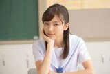 「るみちゃんの事象」で吉田くみこ役を演じる真野恵里菜。(c)2015原克玄・小学館／るみちゃんのドラマ製作委員会