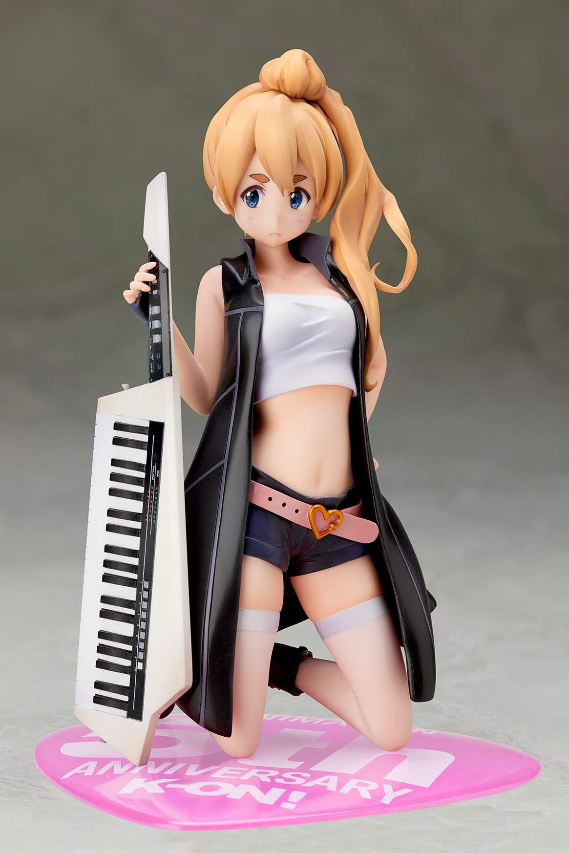 「5周年記念1/8スケールフィギュア 琴吹紬～K-ON! 5th Anniversary～」(c)かきふらい・芳文社／桜高軽音部