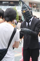 ラゾーナ川崎プラザでのハイタッチ会の様子。