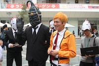 ラゾーナ川崎プラザでのハイタッチ会の様子。