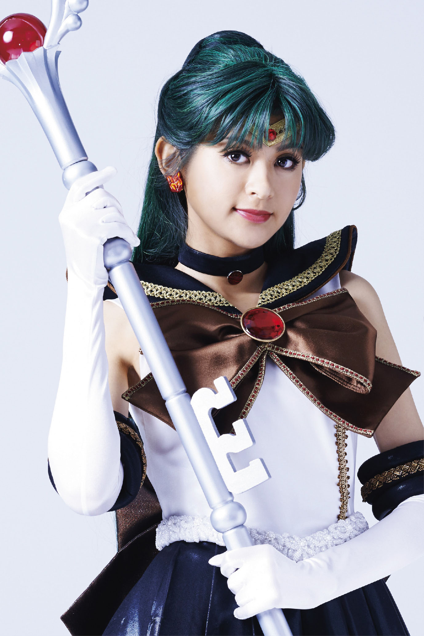 セーラープルート/冥王せつな役の石井美絵子。(c) Naoko Takeuchi (c) 武内直子・PNP／ミュージカル「美少女戦士セーラームーン」製作委員会2015