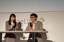 父の性格や仕事に対する姿勢を、手塚治虫の格好で語る手塚眞。