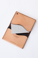 「Ojagadesignダンボーカードケース」※写真はサンプルにつき、実際の商品とは一部異なる場合がある。(c)KIYOHIKO AZUMA/YOTUBA SUTAZIO