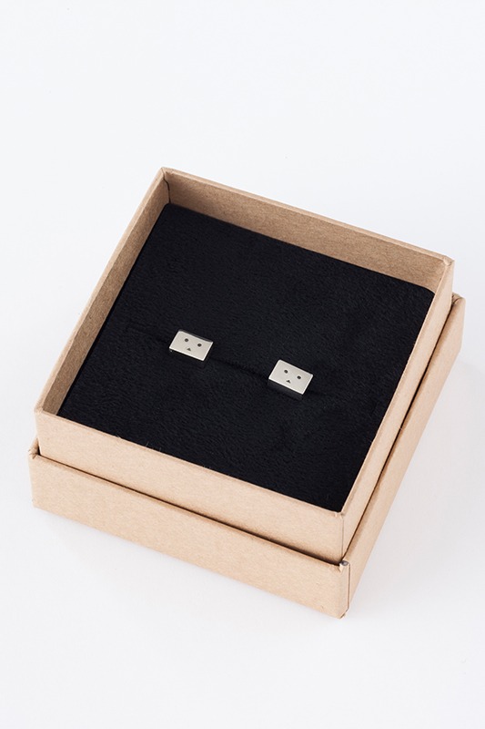 「JAM HOME MADEダンボーピアス」※写真はサンプルにつき、実際の商品とは一部異なる場合がある。(c)KIYOHIKO AZUMA/YOTUBA SUTAZIO
