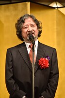 「クッキングパパ」で第39回講談社漫画賞の特別賞を受賞したうえやまとち。