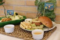 「ハワイアン ドラバーガー」(c)Fujiko-Pro