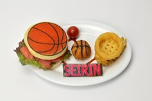 「誠凛高校の絆、直結連動型（ダイレクトドライブ）ゾーンプレート」(c)藤巻忠俊／集英社・黒子のバスケ製作委員会