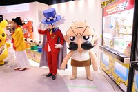 怪盗ジョーカー（左）とじーさん（右）。