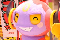 ショップのオープンを喜び、思わず笑みがこぼれるフーパ。