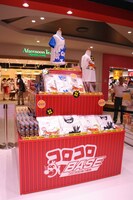 店内ではここでしか買えないオリジナルグッズも販売。