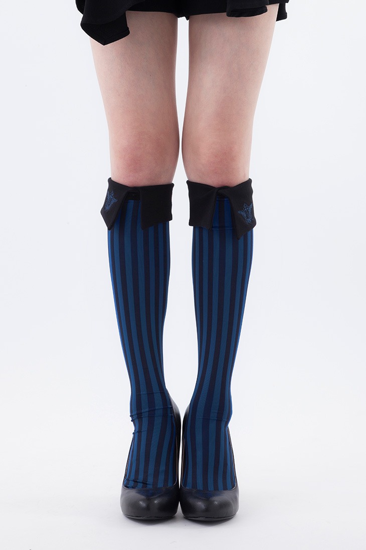 シエルをイメージしたハイソックス。(c)枢やな/スクウェアエニックス・黒執事 Project・MBS