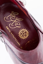 グレル・サトクリフが着用しているジャケットをイメージしてデザインされたブーティ。(c)枢やな/スクウェアエニックス・黒執事 Project・MBS