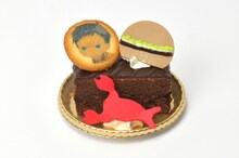 「『オレに勝てるのはオレだけだ』青峰のビターチョコレートケーキ」(c)藤巻忠俊／集英社・黒子のバスケ製作委員会