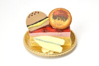 「『ぜってー勝つ!!』火神のイチゴケーキ」(c)藤巻忠俊／集英社・黒子のバスケ製作委員会