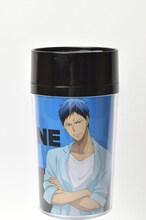 「光フェス限定ドリンク 青峰大輝」のカップ。(c)藤巻忠俊／集英社・黒子のバスケ製作委員会