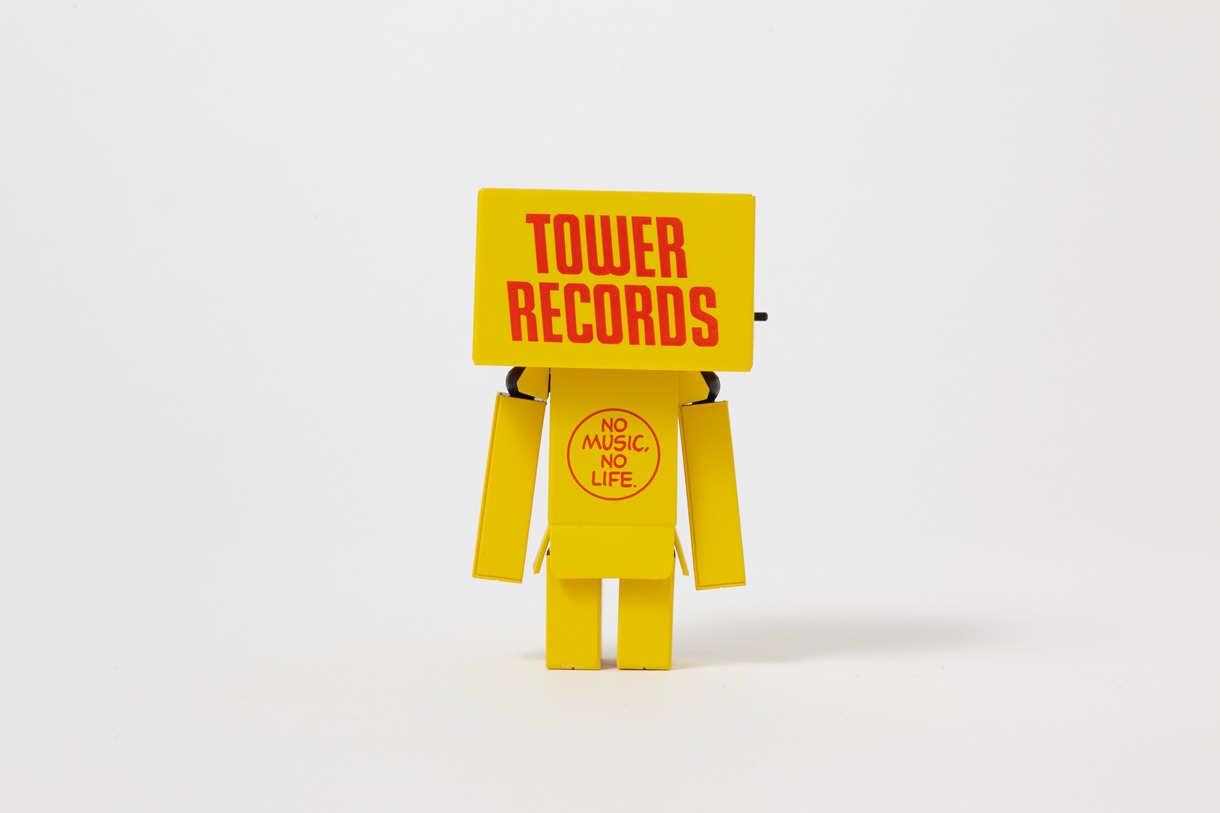 「リボルテックダンボー・ミニ TOWER RECORDS ver.」(c)KIYOHIKO AZUMA/YOTUBA SUTAZIO